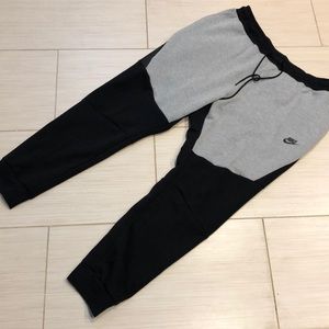 Nike two tone Joggers with pockets and zip pocket